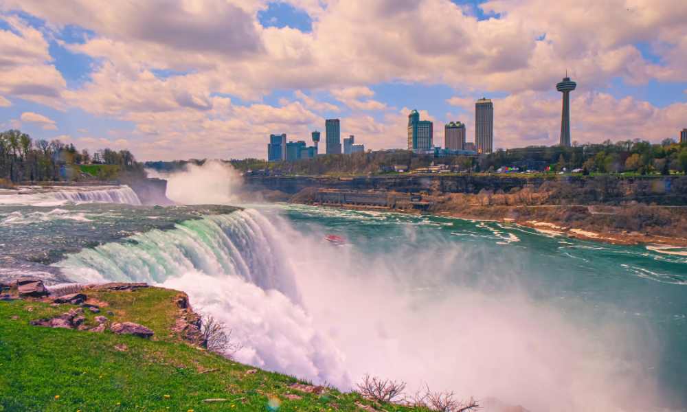Exploring the Majestic Niagara Falls: An Unforgettable Journey with Niagara Falls Tours